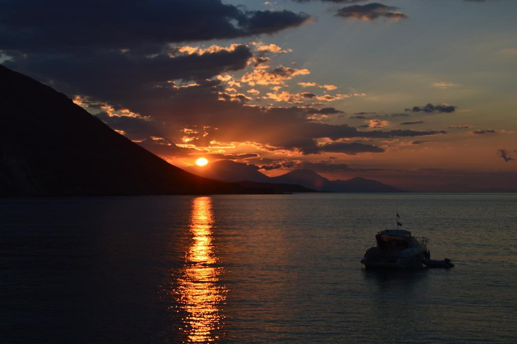 Hotel Porto Loutro On The Beach מראה חיצוני תמונה